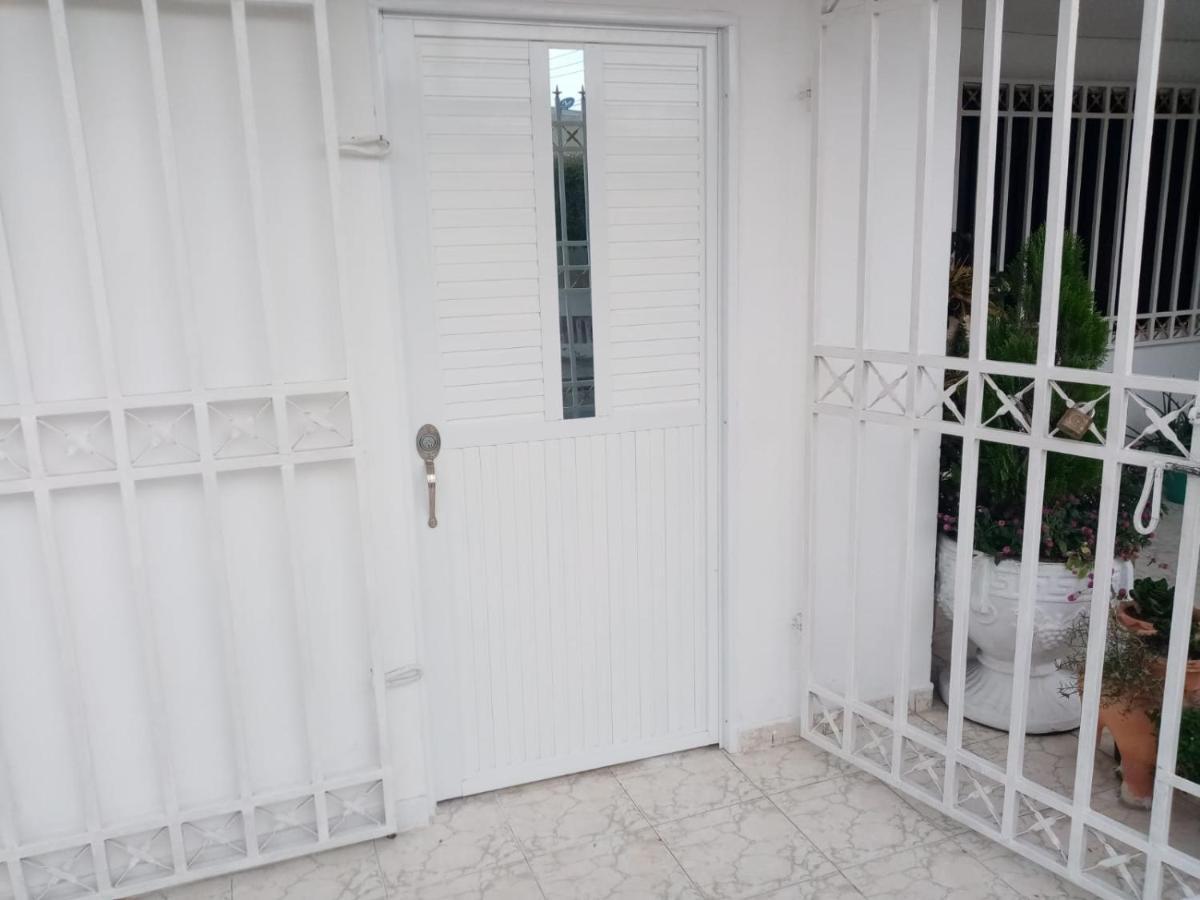 Cerca De La Universidad Del Sinu Appartement